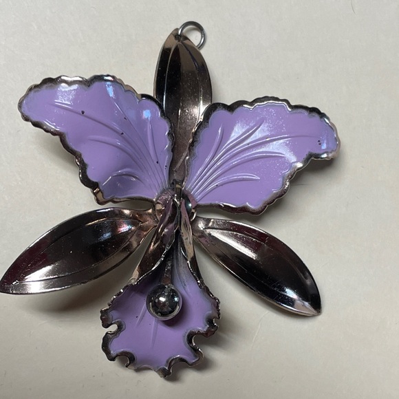 unmarked Jewelry - 50s Lavender & Gold Orchid Pendant